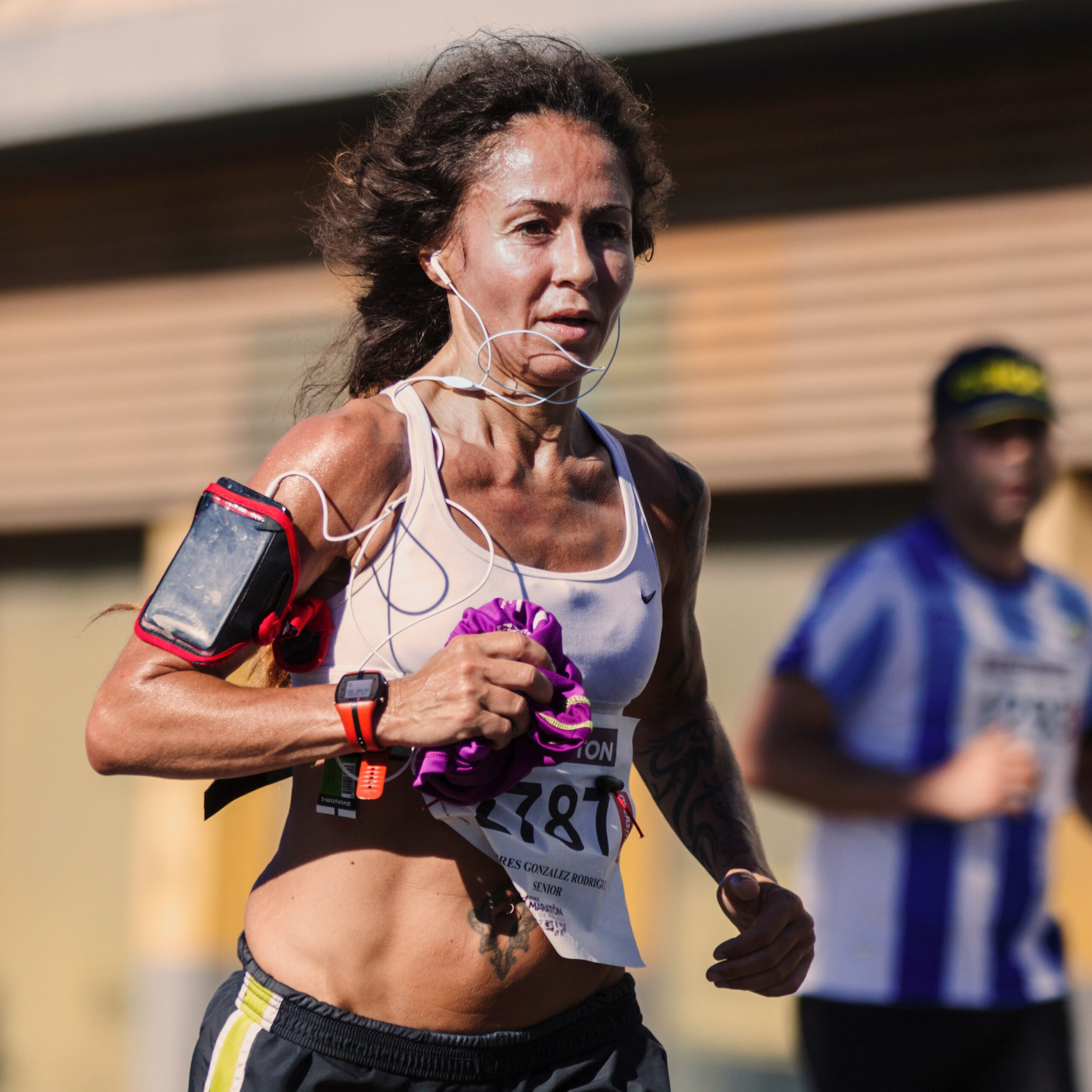 how athletes slow down with age with Dr. Stephen Seiler, older woman running in race