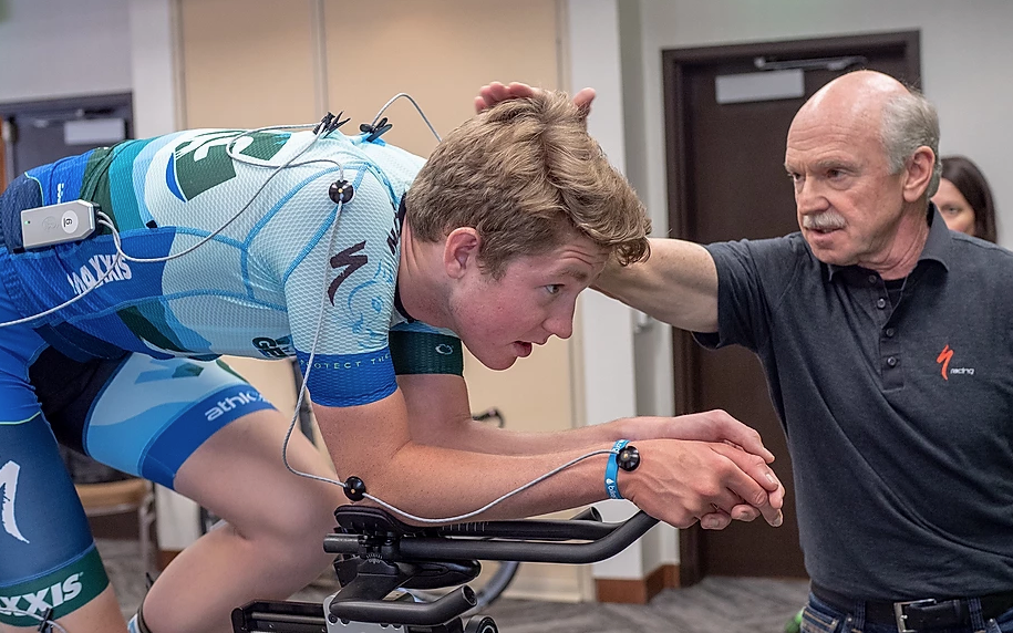 Dr. Andy Pruitt conducts bike fit
